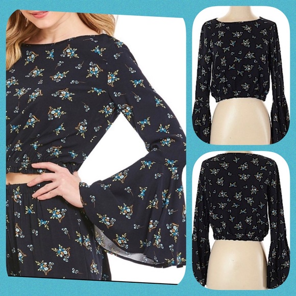 🎉HP🎊Chelsea & Violet Boho Bell Sleeve Blouse - Picture 2 of 4